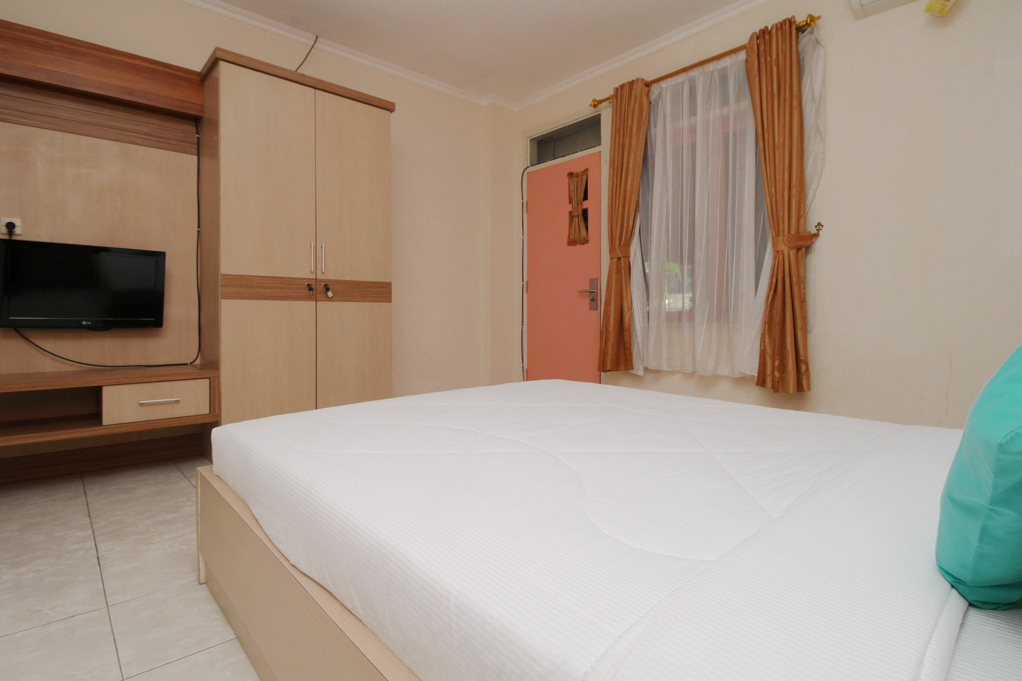 Myzone Homtel Hotel Semarang Exterior photo