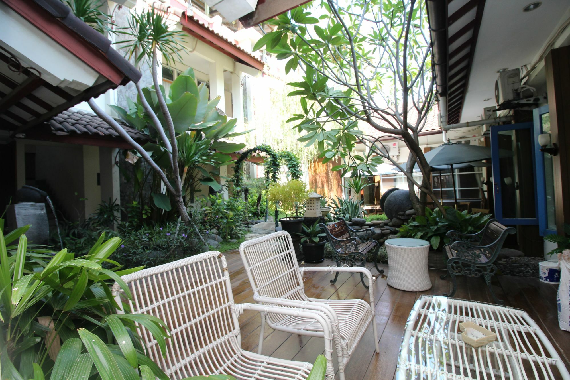 Myzone Homtel Hotel Semarang Exterior photo